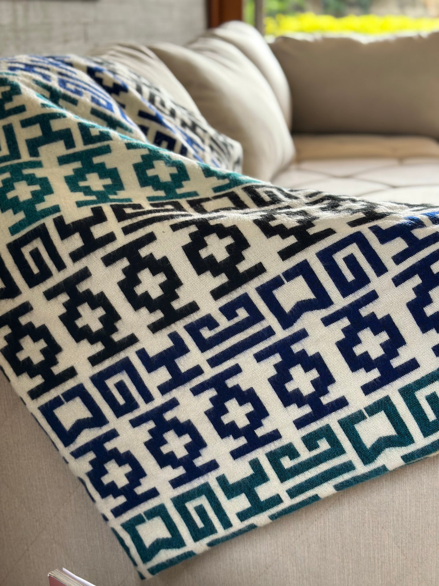 Armuray Blanket