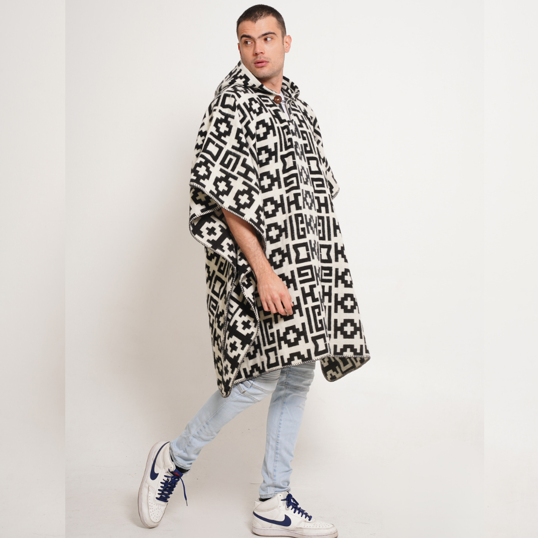 Aymuray Hooded Closed Poncho