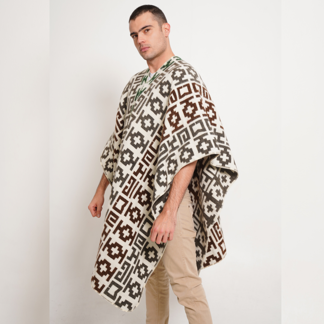 Aymuray Closed Poncho