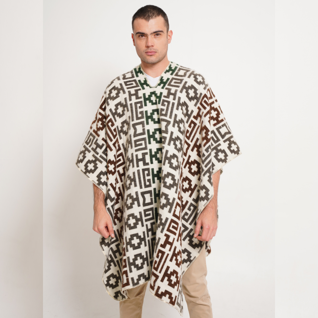 Aymuray Closed Poncho